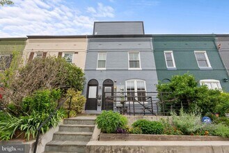 1018 13th St SE in Washington, DC - Building Photo - Building Photo