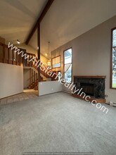 3321 Capstan Ct in Anchorage, AK - Building Photo - Building Photo