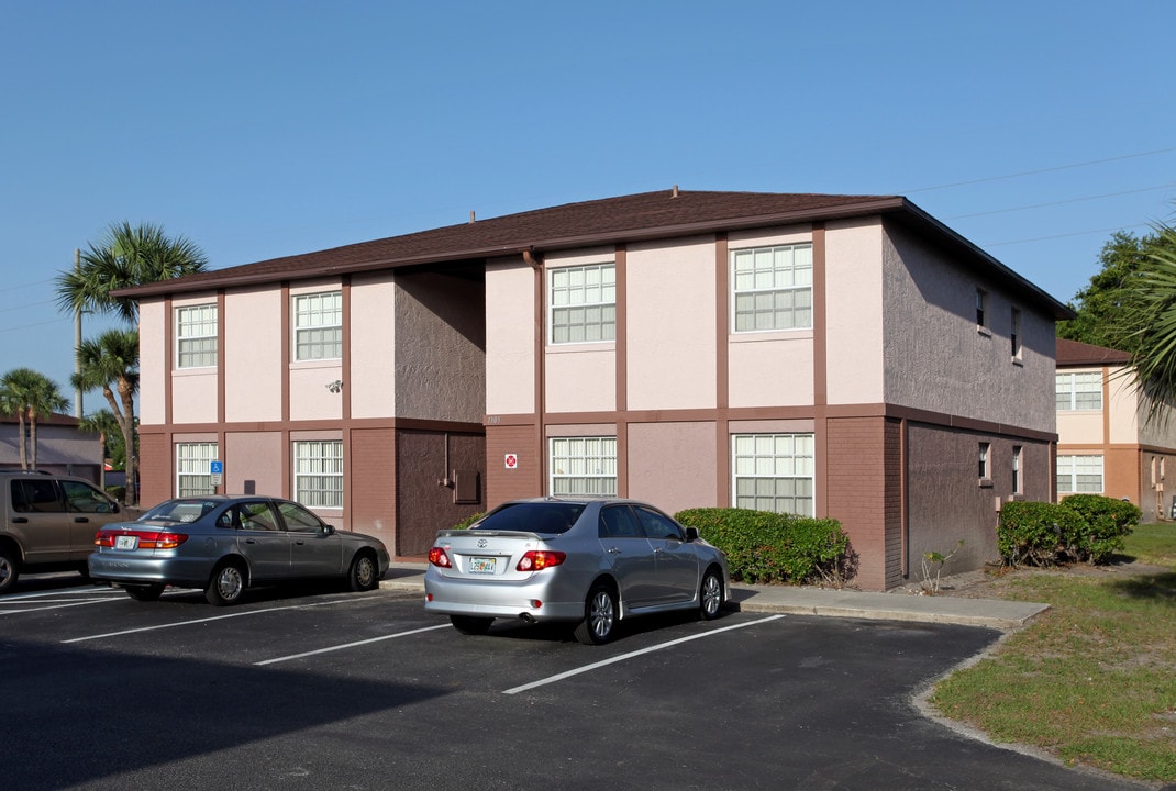 Pebble Creek Apartments in Kissimmee, FL - Building Photo