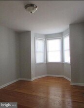 525 N 33rd St in Philadelphia, PA - Foto de edificio - Building Photo