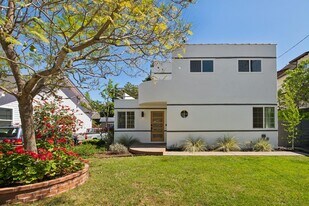 562 Everett Ave in Palo Alto, CA - Building Photo