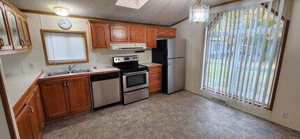 148 SW 93rd St in Wakarusa, KS - Building Photo - Building Photo