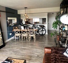 10317 NW 9th St Cir in Miami, FL - Foto de edificio - Building Photo