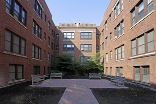 Ivy Gayles in Chicago, IL - Foto de edificio - Building Photo