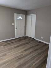 1618 Falke Dr in Dayton, OH - Building Photo - Building Photo