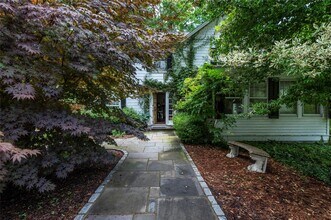15 Closter Rd in Palisades, NY - Building Photo - Building Photo
