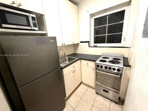 260 Euclid Ave in Miami Beach, FL - Building Photo - Building Photo