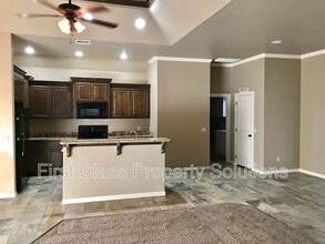 1721 Sharon Dr in Guthrie, OK - Building Photo - Building Photo