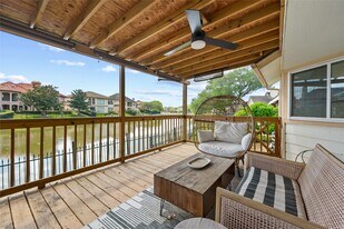 1026 Oyster Bay Dr in Sugar Land, TX - Building Photo