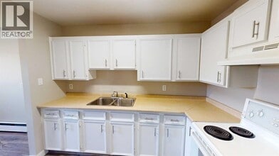 10201-10108 108 Ave in Grande Prairie, AB - Building Photo - Building Photo