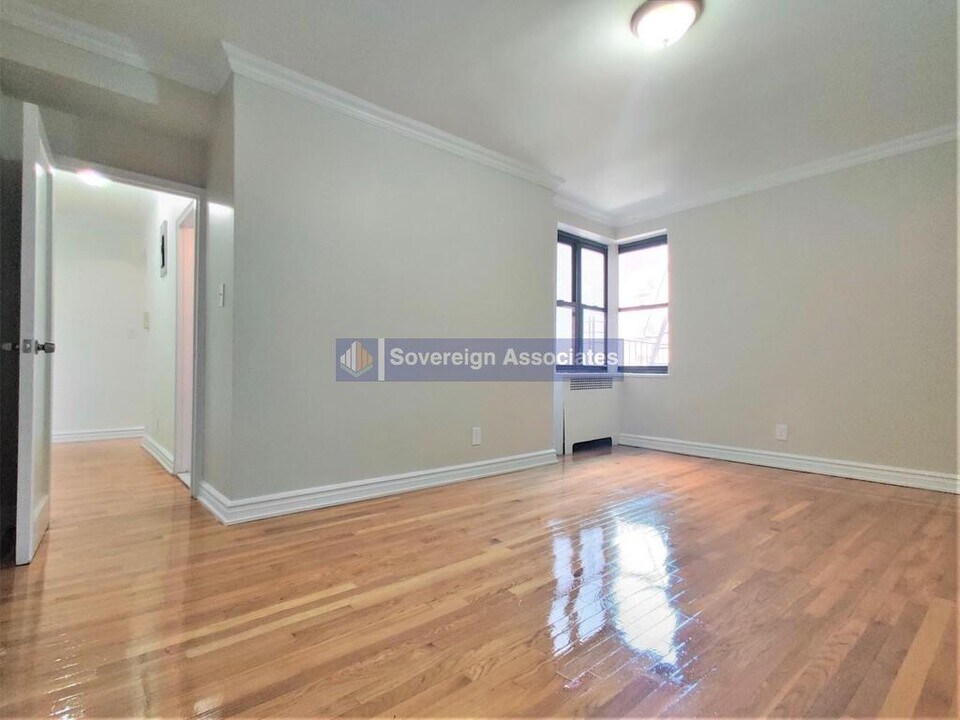 50 Overlook Terrace in New York, NY - Building Photo
