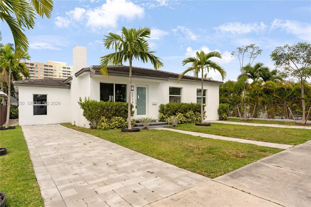 2714 SW 36th Ave in Miami, FL - Building Photo