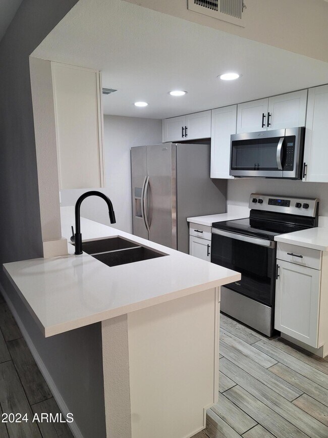 14245 N Oakwood Ln in Fountain Hills, AZ - Building Photo - Building Photo