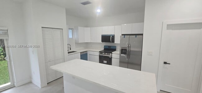 141 NW 11th St in Pompano Beach, FL - Building Photo - Building Photo