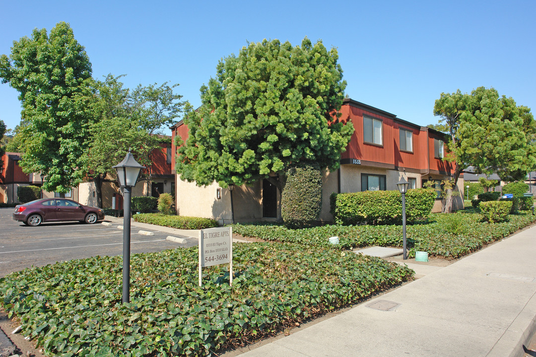 El Tigre Apartments in San Luis Obispo, CA - Foto de edificio