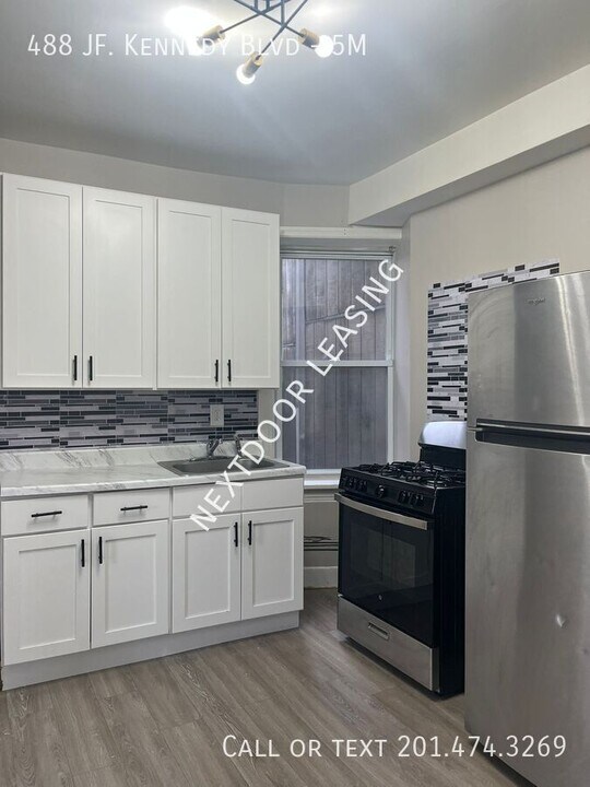 488 John F. Kennedy Blvd in Bayonne, NJ - Building Photo