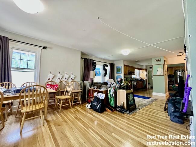 37 North Crescent Circuit, Unit 37 in Boston, MA - Building Photo - Building Photo