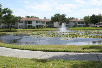 Grand at Olde Carrollwood in Tampa, FL - Building Photo - Building Photo