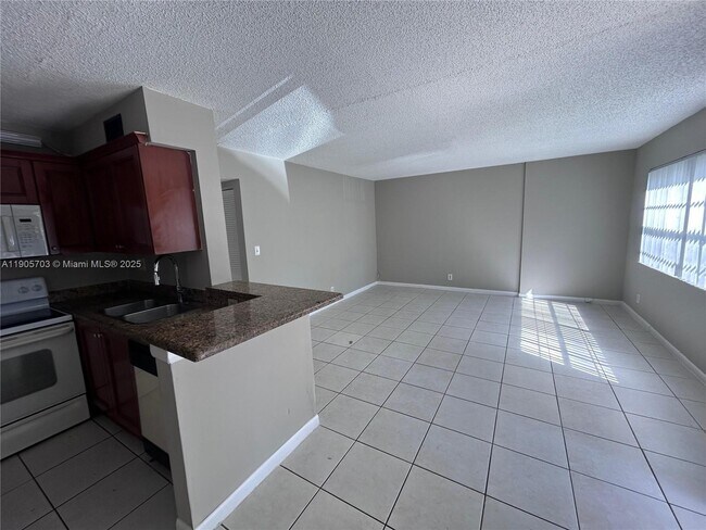 11481 NW 42nd St in Coral Springs, FL - Building Photo - Building Photo