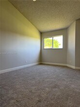 3421 NW 44th St in Lauderdale Lakes, FL - Building Photo - Building Photo