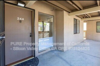 451 Alberto Way in Los Gatos, CA - Building Photo - Building Photo