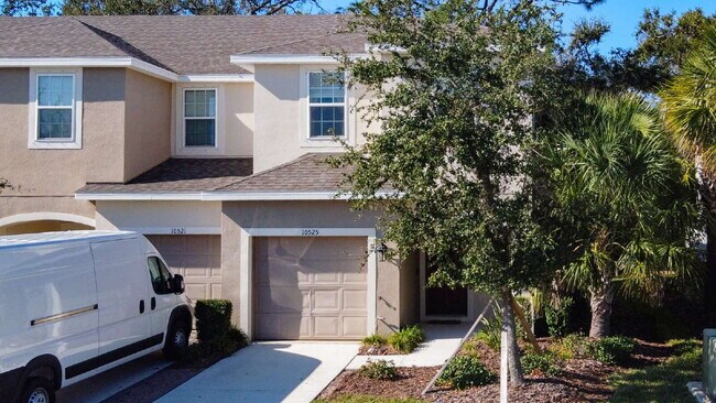 10525 Oakside Dr in Palmetto, FL - Foto de edificio - Building Photo