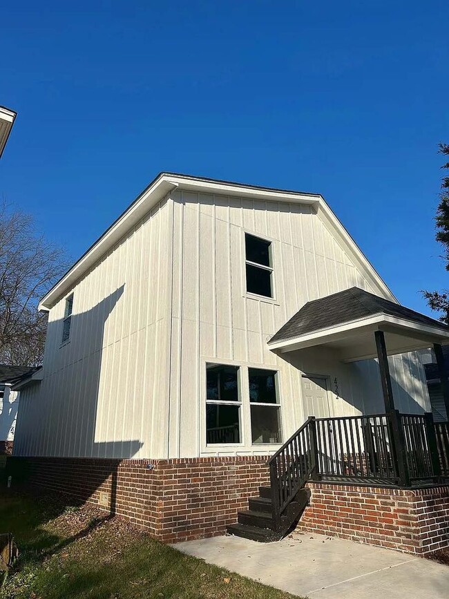 property at 422 S Park St