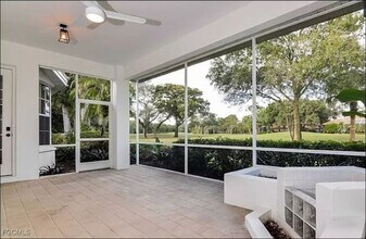 214 Vestavia Dr in Venice, FL - Foto de edificio - Building Photo