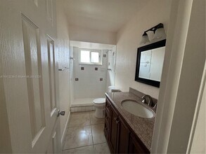 6322-6324 Eaton St in Hollywood, FL - Building Photo - Building Photo