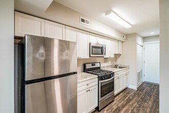 2439 25th St SE in Washington, DC - Building Photo - Building Photo