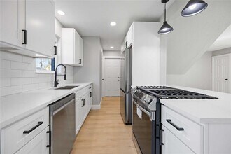 12223 Kingslake Forest Dr in Houston, TX - Building Photo - Building Photo