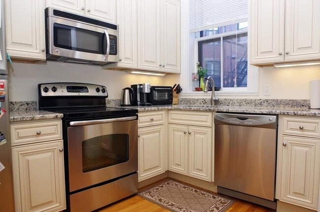 438 Marlborough St, Unit 1