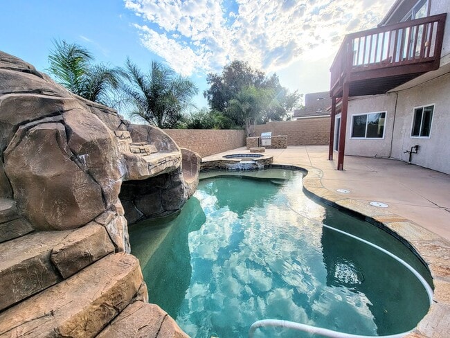 property at 29777 Via Puesta Del Sol