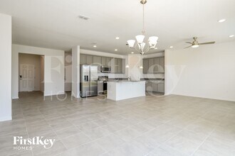 1243 Ponca Rd in Kissimmee, FL - Foto de edificio - Building Photo