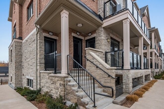 199 Pine Grove Rd in Vaughan, ON - Building Photo - Building Photo