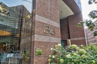 33 University Ave in Toronto, ON - Building Photo - Building Photo