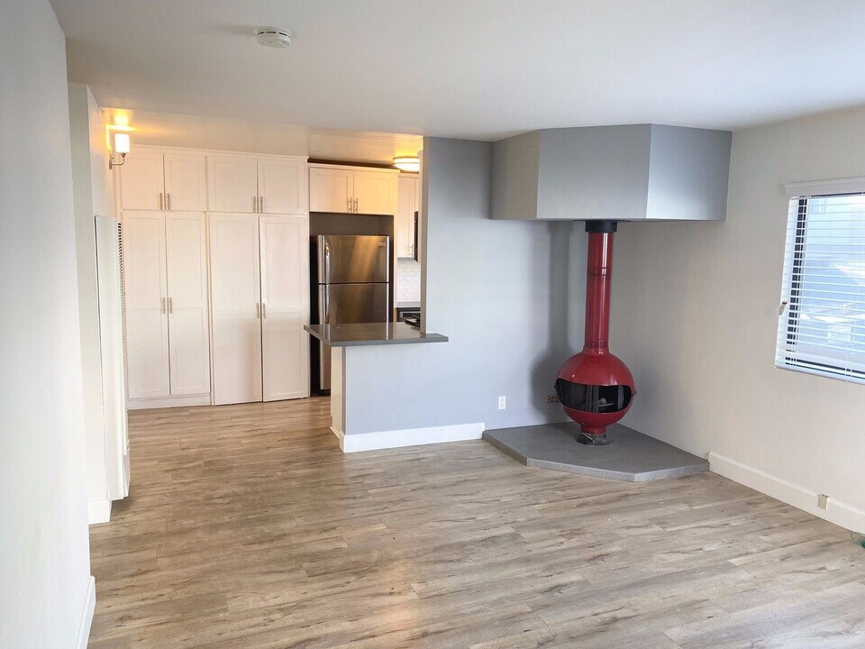 521 Indiana St in El Segundo, CA - Building Photo