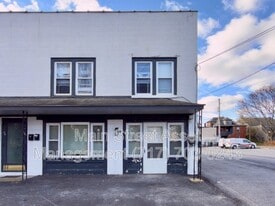 30 S Wolf St in Manheim, PA - Building Photo