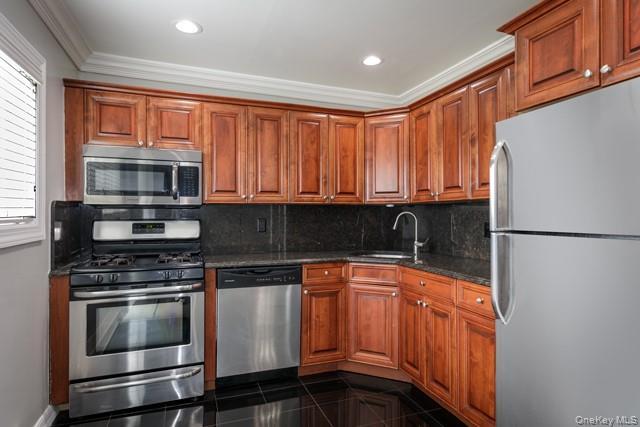 239 Lakeland Ave in Sayville, NY - Building Photo - Building Photo