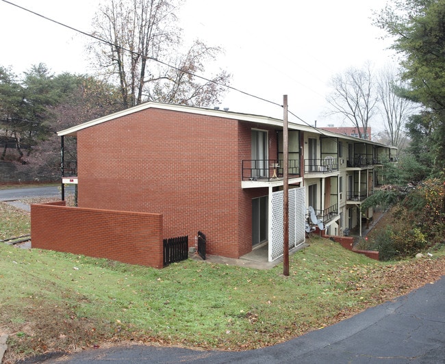 120 Lewis Dr NE in Marietta, GA - Foto de edificio - Building Photo
