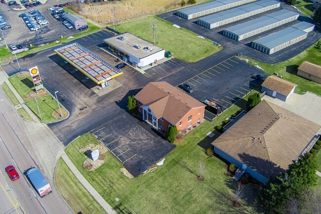 1430 DeKalb Ave in Sycamore, IL - Building Photo - Building Photo