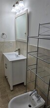3915 Ponce de Leon in Coral Gables, FL - Foto de edificio - Building Photo