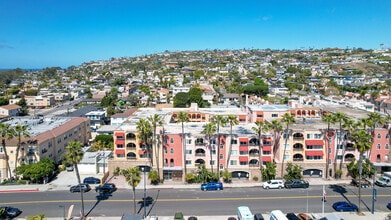 840 Turquoise St, Unit 104 in San Diego, CA - Building Photo - Building Photo
