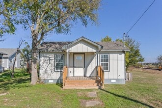 603 E 3rd St in Taylor, TX - Building Photo - Building Photo
