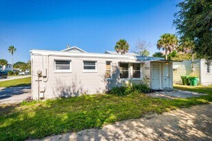 725 5th Ave N in Jacksonville Beach, FL - Building Photo