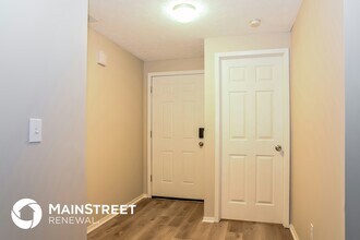 6795 Centennial Dr in Reynoldsburg, OH - Foto de edificio - Building Photo