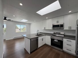 West End Villas in San Rafael, CA - Building Photo