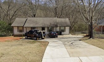 1340 Maple Dr in Griffin, GA - Building Photo