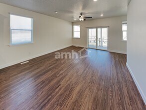 3055 E N Vlg Dr in Layton, UT - Building Photo - Building Photo