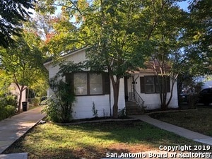 2022 Santa Barbara St in San Antonio, TX - Building Photo - Building Photo